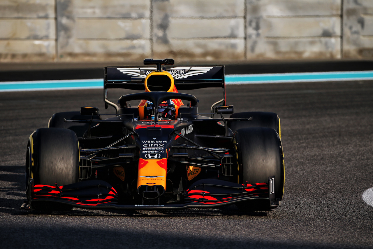 YOUNG DRIVER TEST ABU DHABI, Juri Vips (EST) Red Bull Racing RB16 Test Driver.
15.12.2020. Formula 1 Testing, Yas Marina Circuit, Abu Dhabi, Tuesday.
- www.xpbimages.com, EMail: requests@xpbimages.com © Copyright: Batchelor / XPB Images