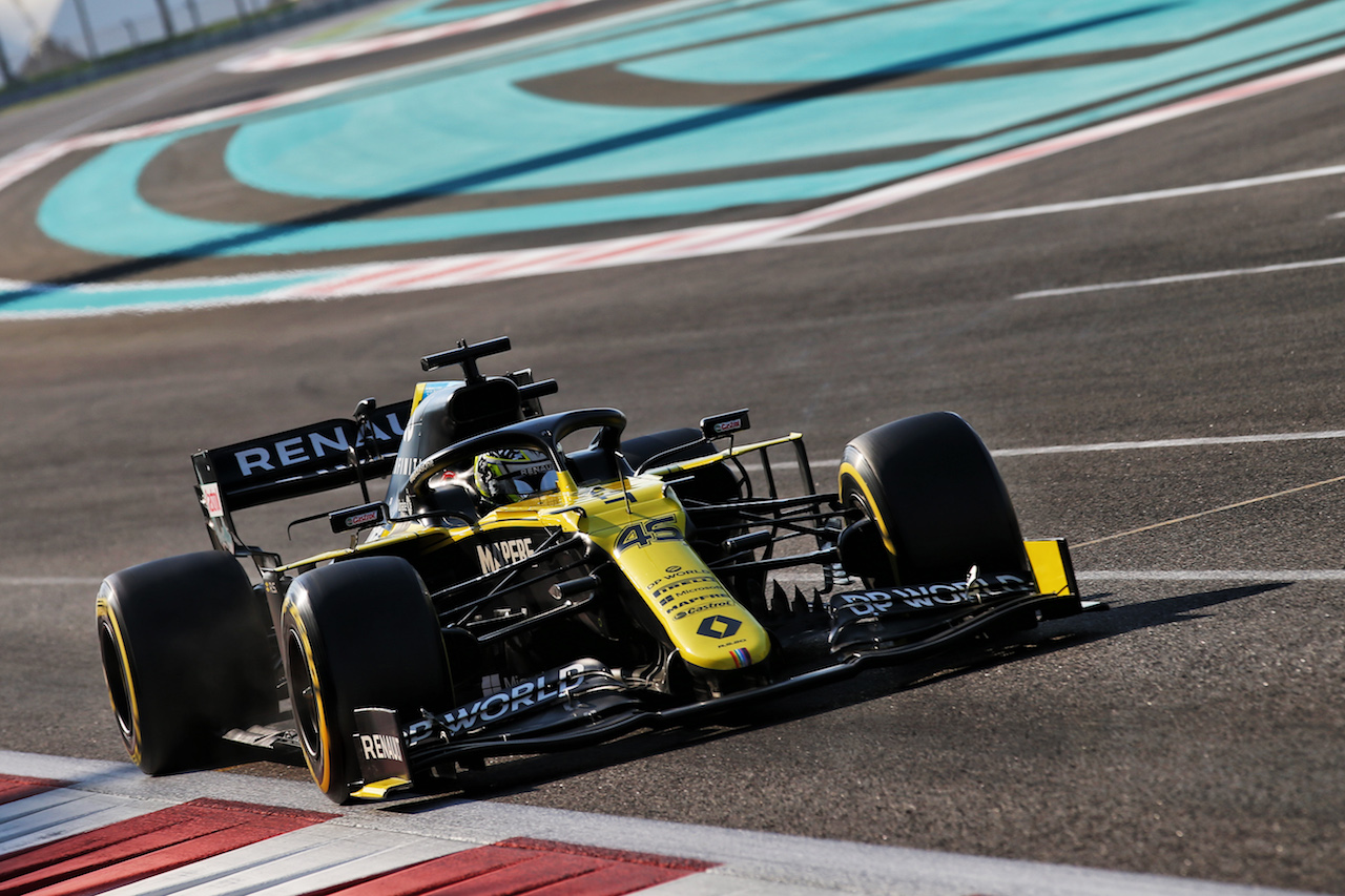 YOUNG DRIVER TEST ABU DHABI, Guanyu Zhou (CHN) Renault F1 Team RS20 Test Driver.
15.12.2020. Formula 1 Testing, Yas Marina Circuit, Abu Dhabi, Tuesday.
- www.xpbimages.com, EMail: requests@xpbimages.com © Copyright: Batchelor / XPB Images