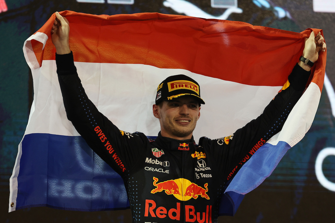 GP ABU DHABI, 1st place e new World Champion, Max Verstappen (NLD) Red Bull Racing RB16B.
12.12.2021. Formula 1 World Championship, Rd 22, Abu Dhabi Grand Prix, Yas Marina Circuit, Abu Dhabi, Gara Day.
- www.xpbimages.com, EMail: requests@xpbimages.com © Copyright: Batchelor / XPB Images