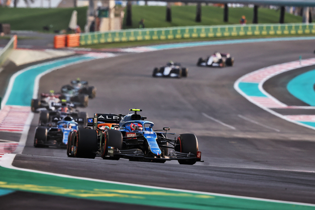 GP ABU DHABI, Esteban Ocon (FRA) Alpine F1 Team A521.
12.12.2021. Formula 1 World Championship, Rd 22, Abu Dhabi Grand Prix, Yas Marina Circuit, Abu Dhabi, Gara Day.
- www.xpbimages.com, EMail: requests@xpbimages.com © Copyright: Moy / XPB Images