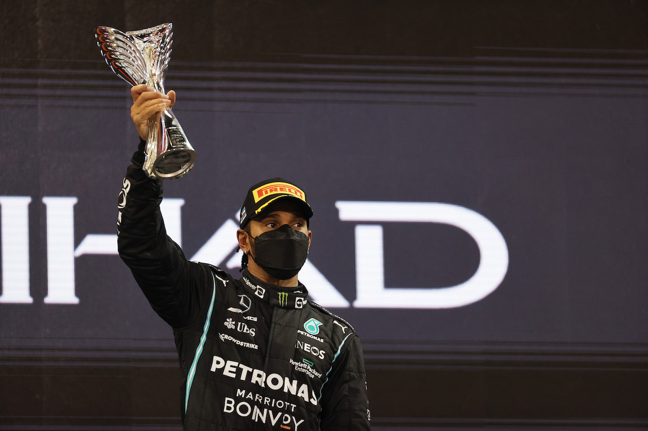 GP ABU DHABI, 2nd place Lewis Hamilton (GBR) Mercedes AMG F1 W12.
12.12.2021. Formula 1 World Championship, Rd 22, Abu Dhabi Grand Prix, Yas Marina Circuit, Abu Dhabi, Gara Day.
- www.xpbimages.com, EMail: requests@xpbimages.com ¬© Copyright: Batchelor / XPB Images