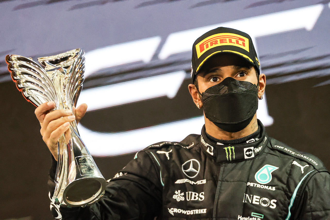 GP ABU DHABI, Lewis Hamilton (GBR), Mercedes AMG F1  
12.12.2021. Formula 1 World Championship, Rd 22, Abu Dhabi Grand Prix, Yas Marina Circuit, Abu Dhabi, Gara Day.
- www.xpbimages.com, EMail: requests@xpbimages.com ¬© Copyright: Charniaux / XPB Images