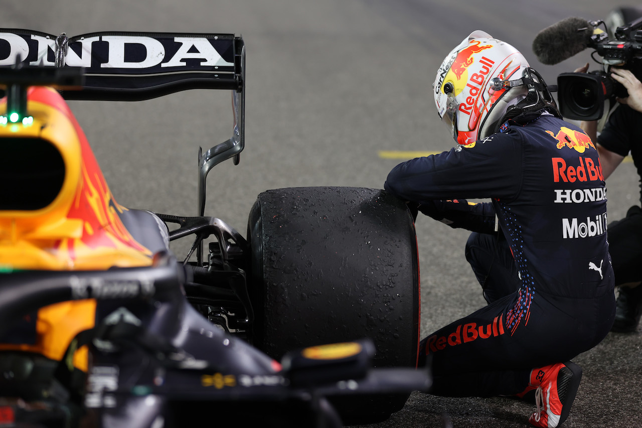 GP ABU DHABI, 1st place e new World Champion, Max Verstappen (NLD) Red Bull Racing RB16B.
12.12.2021. Formula 1 World Championship, Rd 22, Abu Dhabi Grand Prix, Yas Marina Circuit, Abu Dhabi, Gara Day.
- www.xpbimages.com, EMail: requests@xpbimages.com ¬© Copyright: Batchelor / XPB Images