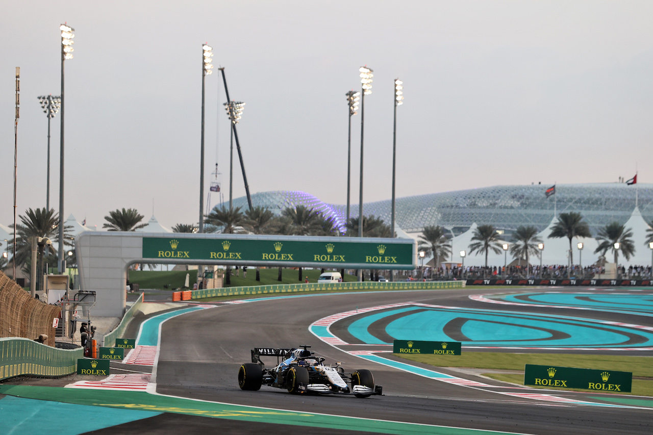 GP ABU DHABI, George Russell (GBR) Williams Racing FW43B.
12.12.2021. Formula 1 World Championship, Rd 22, Abu Dhabi Grand Prix, Yas Marina Circuit, Abu Dhabi, Gara Day.
- www.xpbimages.com, EMail: requests@xpbimages.com © Copyright: Moy / XPB Images