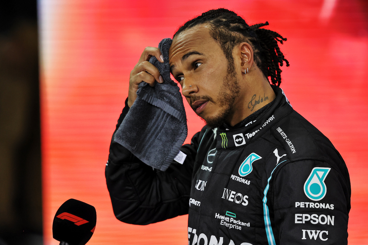 GP ABU DHABI, Lewis Hamilton (GBR) Mercedes AMG F1 in parc ferme.
12.12.2021. Formula 1 World Championship, Rd 22, Abu Dhabi Grand Prix, Yas Marina Circuit, Abu Dhabi, Gara Day.
- www.xpbimages.com, EMail: requests@xpbimages.com © Copyright: Moy / XPB Images