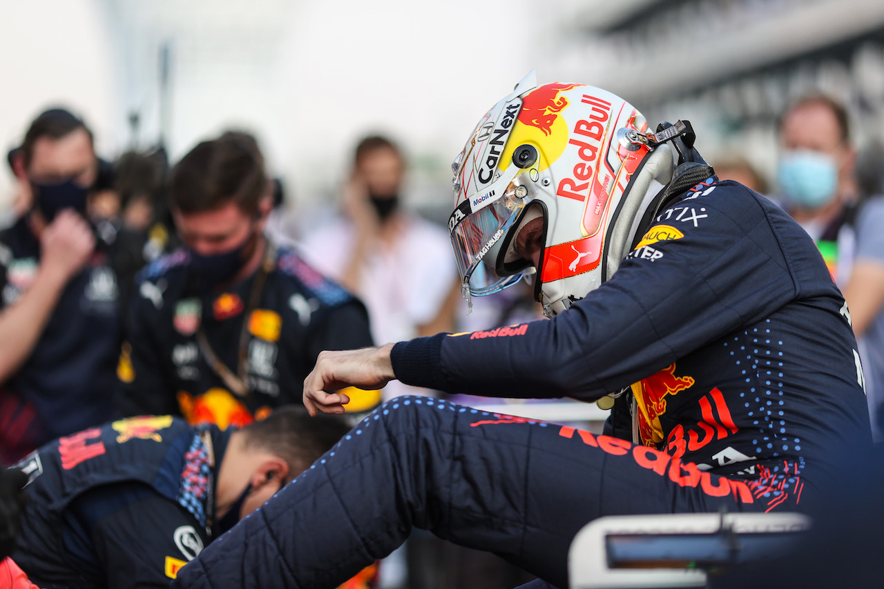 GP ABU DHABI, Max Verstappen (NLD), Red Bull Racing 
12.12.2021. Formula 1 World Championship, Rd 22, Abu Dhabi Grand Prix, Yas Marina Circuit, Abu Dhabi, Gara Day.
- www.xpbimages.com, EMail: requests@xpbimages.com ¬© Copyright: Charniaux / XPB Images