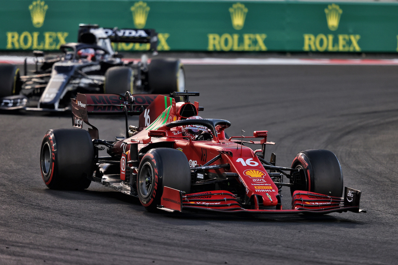 GP ABU DHABI, Charles Leclerc (MON) Ferrari SF-21.
12.12.2021. Formula 1 World Championship, Rd 22, Abu Dhabi Grand Prix, Yas Marina Circuit, Abu Dhabi, Gara Day.
- www.xpbimages.com, EMail: requests@xpbimages.com © Copyright: Moy / XPB Images