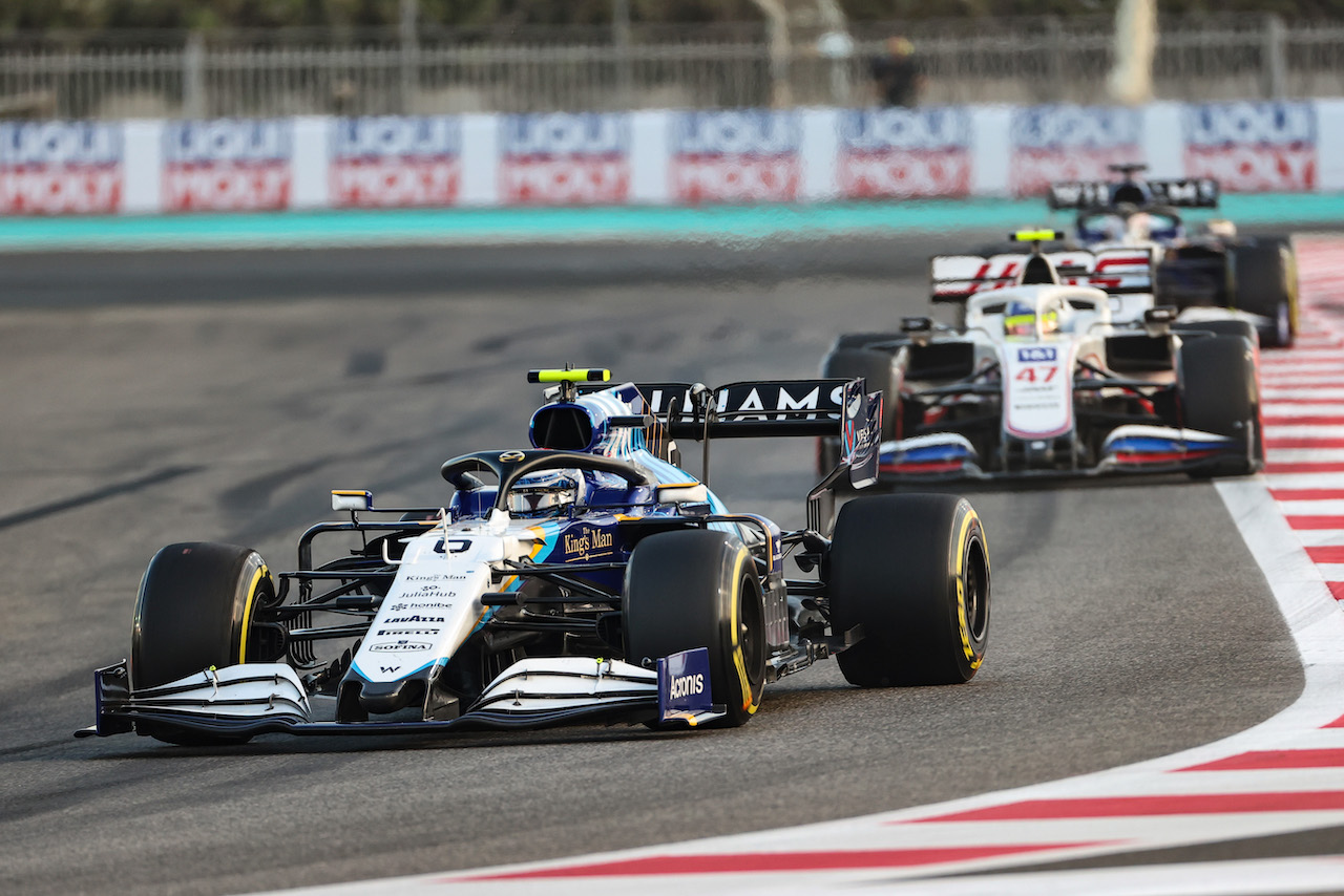 GP ABU DHABI, Nicholas Latifi (CDN), Williams Racing 
12.12.2021. Formula 1 World Championship, Rd 22, Abu Dhabi Grand Prix, Yas Marina Circuit, Abu Dhabi, Gara Day.
- www.xpbimages.com, EMail: requests@xpbimages.com © Copyright: Charniaux / XPB Images