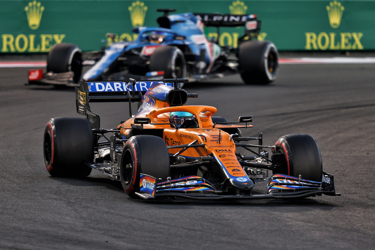 GP ABU DHABI, Daniel Ricciardo (AUS) McLaren MCL35M.
12.12.2021. Formula 1 World Championship, Rd 22, Abu Dhabi Grand Prix, Yas Marina Circuit, Abu Dhabi, Gara Day.
- www.xpbimages.com, EMail: requests@xpbimages.com © Copyright: Moy / XPB Images