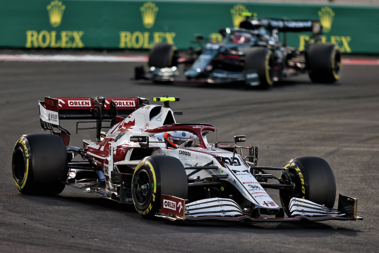 GP ABU DHABI, Antonio Giovinazzi (ITA) Alfa Romeo Racing C41.
12.12.2021. Formula 1 World Championship, Rd 22, Abu Dhabi Grand Prix, Yas Marina Circuit, Abu Dhabi, Gara Day.
- www.xpbimages.com, EMail: requests@xpbimages.com © Copyright: Moy / XPB Images