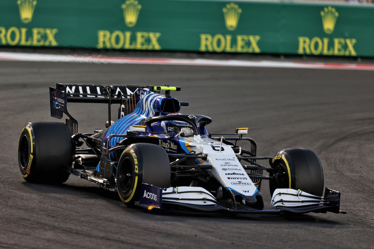 GP ABU DHABI, Nicholas Latifi (CDN) Williams Racing FW43B.
12.12.2021. Formula 1 World Championship, Rd 22, Abu Dhabi Grand Prix, Yas Marina Circuit, Abu Dhabi, Gara Day.
- www.xpbimages.com, EMail: requests@xpbimages.com © Copyright: Moy / XPB Images