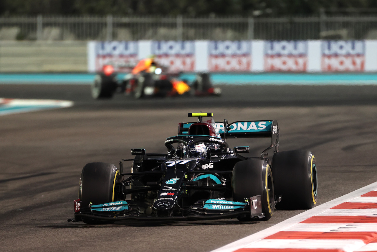 GP ABU DHABI, Valtteri Bottas (FIN), Mercedes AMG F1 
12.12.2021. Formula 1 World Championship, Rd 22, Abu Dhabi Grand Prix, Yas Marina Circuit, Abu Dhabi, Gara Day.
- www.xpbimages.com, EMail: requests@xpbimages.com ¬© Copyright: Charniaux / XPB Images
