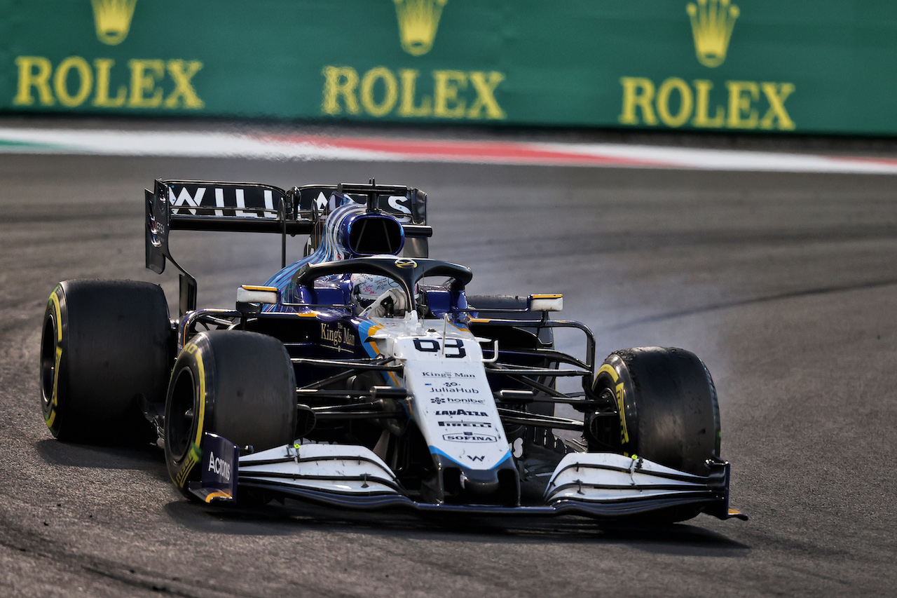 GP ABU DHABI, George Russell (GBR) Williams Racing FW43B.
12.12.2021. Formula 1 World Championship, Rd 22, Abu Dhabi Grand Prix, Yas Marina Circuit, Abu Dhabi, Gara Day.
- www.xpbimages.com, EMail: requests@xpbimages.com © Copyright: Moy / XPB Images