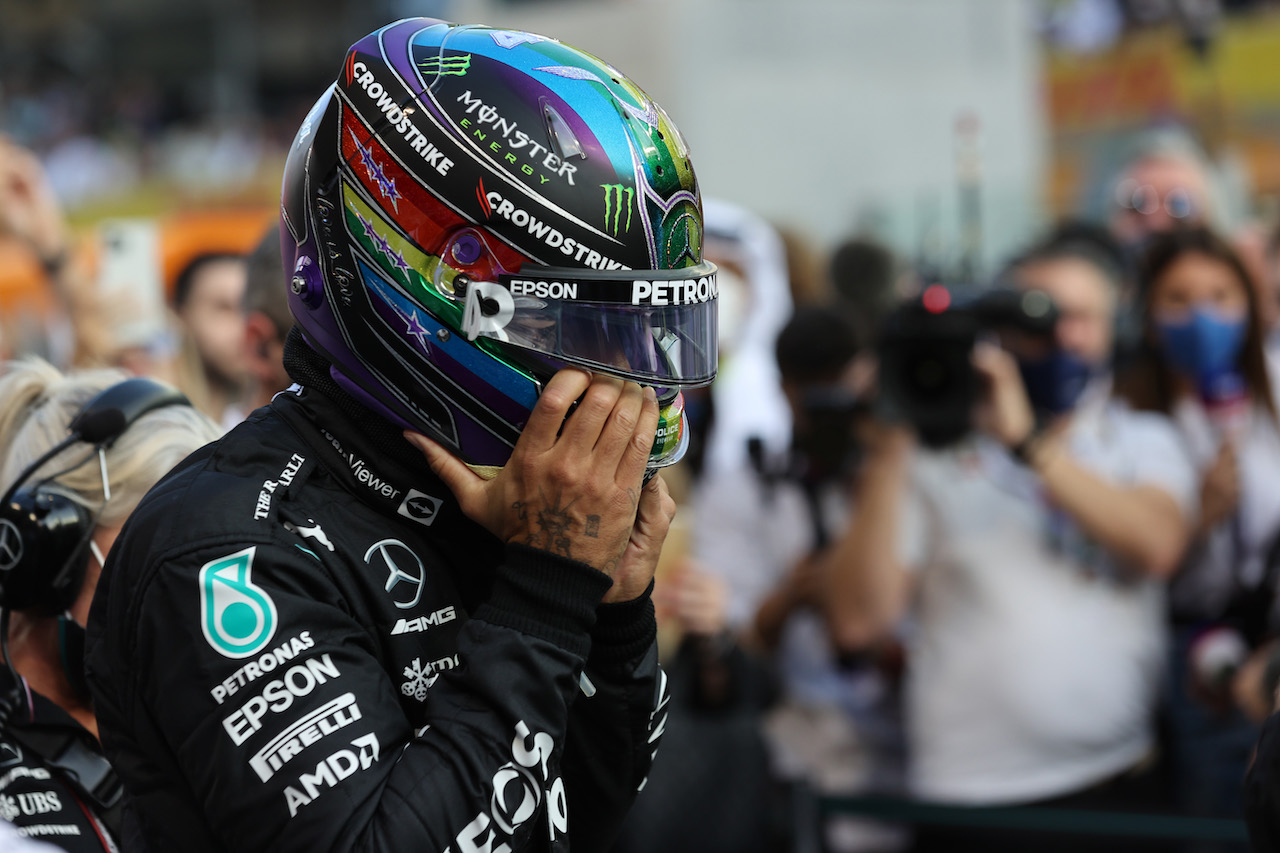 GP ABU DHABI, Lewis Hamilton (GBR) Mercedes AMG F1 W12.
12.12.2021. Formula 1 World Championship, Rd 22, Abu Dhabi Grand Prix, Yas Marina Circuit, Abu Dhabi, Gara Day.
- www.xpbimages.com, EMail: requests@xpbimages.com © Copyright: Batchelor / XPB Images
