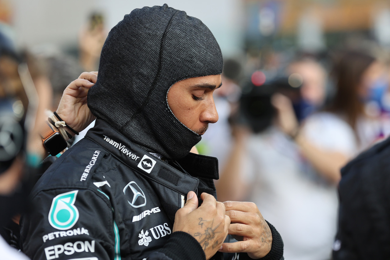 GP ABU DHABI, Lewis Hamilton (GBR) Mercedes AMG F1 W12.
12.12.2021. Formula 1 World Championship, Rd 22, Abu Dhabi Grand Prix, Yas Marina Circuit, Abu Dhabi, Gara Day.
- www.xpbimages.com, EMail: requests@xpbimages.com © Copyright: Batchelor / XPB Images