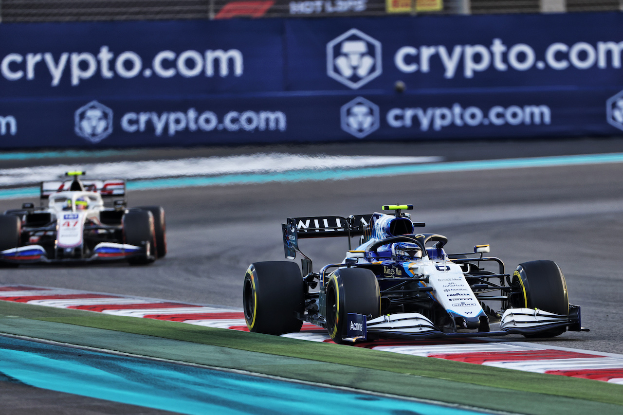 GP ABU DHABI, Nicholas Latifi (CDN) Williams Racing FW43B.
12.12.2021. Formula 1 World Championship, Rd 22, Abu Dhabi Grand Prix, Yas Marina Circuit, Abu Dhabi, Gara Day.
- www.xpbimages.com, EMail: requests@xpbimages.com © Copyright: Bearne / XPB Images