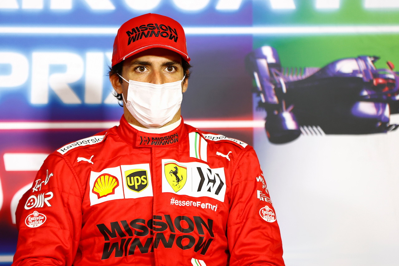 GP ABU DHABI, Carlos Sainz Jr (ESP) Ferrari in the post race FIA Press Conference.
12.12.2021. Formula 1 World Championship, Rd 22, Abu Dhabi Grand Prix, Yas Marina Circuit, Abu Dhabi, Gara Day.
- www.xpbimages.com, EMail: requests@xpbimages.com © Copyright: FIA Pool Image for Editorial Use Only