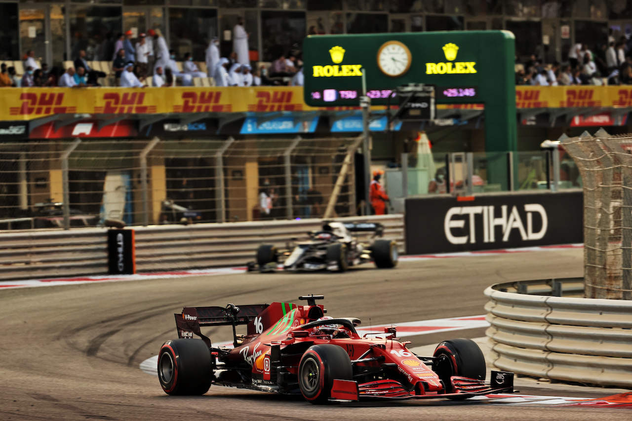 GP ABU DHABI, Charles Leclerc (MON) Ferrari SF-21.
12.12.2021. Formula 1 World Championship, Rd 22, Abu Dhabi Grand Prix, Yas Marina Circuit, Abu Dhabi, Gara Day.
- www.xpbimages.com, EMail: requests@xpbimages.com © Copyright: Batchelor / XPB Images