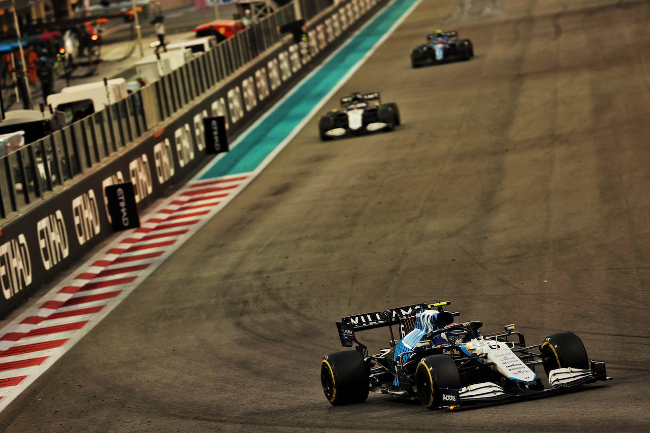 GP ABU DHABI, Nicholas Latifi (CDN) Williams Racing FW43B.
12.12.2021. Formula 1 World Championship, Rd 22, Abu Dhabi Grand Prix, Yas Marina Circuit, Abu Dhabi, Gara Day.
- www.xpbimages.com, EMail: requests@xpbimages.com © Copyright: Batchelor / XPB Images