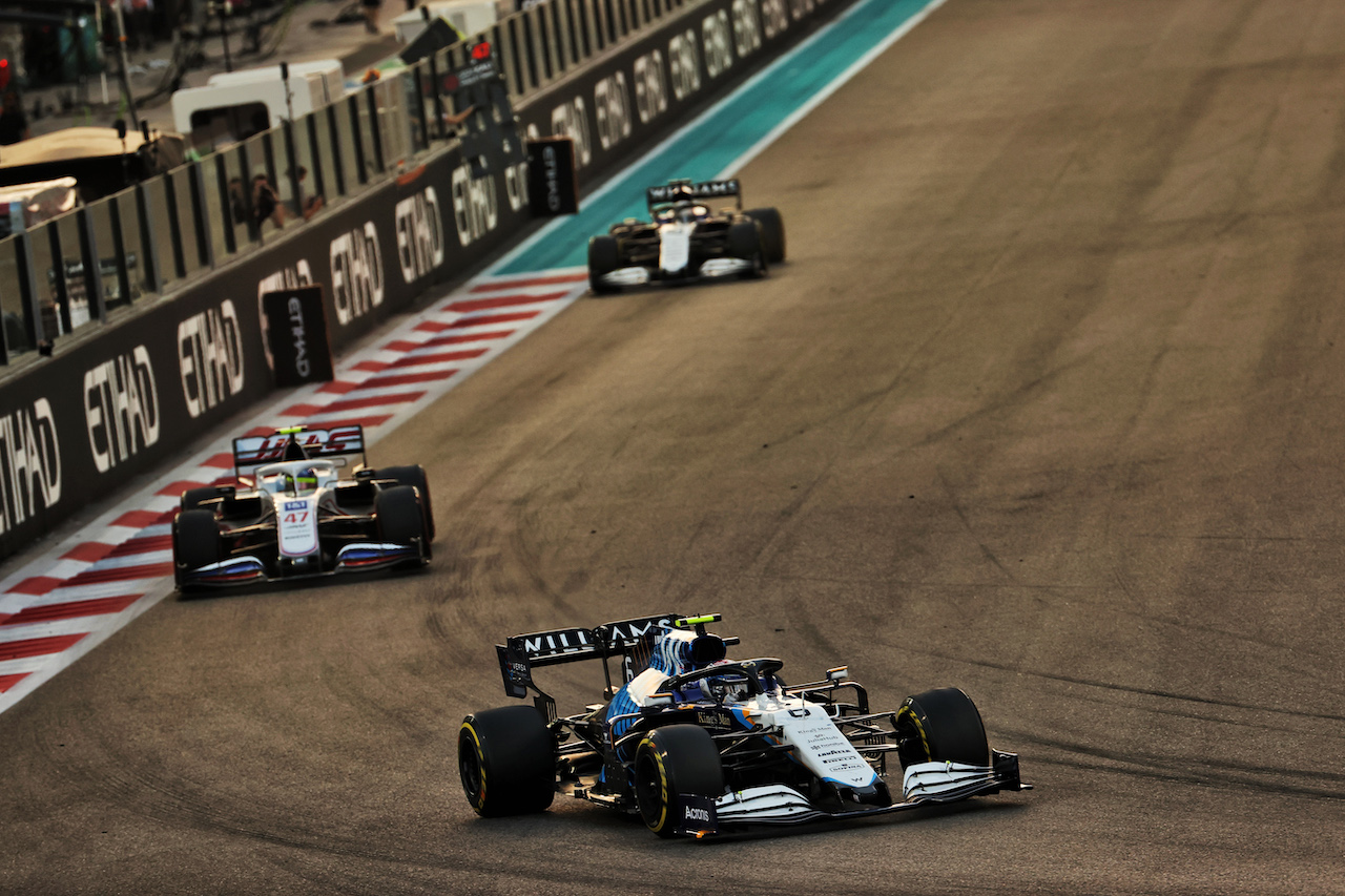 GP ABU DHABI, Nicholas Latifi (CDN) Williams Racing FW43B.
12.12.2021. Formula 1 World Championship, Rd 22, Abu Dhabi Grand Prix, Yas Marina Circuit, Abu Dhabi, Gara Day.
- www.xpbimages.com, EMail: requests@xpbimages.com © Copyright: Batchelor / XPB Images