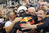 GP ABU DHABI, 1st place e new World Champion, Max Verstappen (NLD) Red Bull Racing RB16B with Masashi Yamamoto (JPN) Honda Racing F1 Managing Director  e Dr Helmut Marko (AUT) Red Bull Motorsport Consultant
12.12.2021. Formula 1 World Championship, Rd 22, Abu Dhabi Grand Prix, Yas Marina Circuit, Abu Dhabi, Gara Day.
- www.xpbimages.com, EMail: requests@xpbimages.com ¬© Copyright: Batchelor / XPB Images