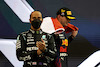 GP ABU DHABI, Lewis Hamilton (GBR) Mercedes AMG F1 W12 with 1st place e new World Champion, Max Verstappen (NLD) Red Bull Racing RB16B.
12.12.2021. Formula 1 World Championship, Rd 22, Abu Dhabi Grand Prix, Yas Marina Circuit, Abu Dhabi, Gara Day.
- www.xpbimages.com, EMail: requests@xpbimages.com ¬© Copyright: Batchelor / XPB Images
