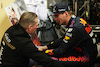 GP ABU DHABI, 
1st place e new World Champion, Max Verstappen (NLD) Red Bull Racing RB16B with Jos Verstappen (NLD).
12.12.2021. Formula 1 World Championship, Rd 22, Abu Dhabi Grand Prix, Yas Marina Circuit, Abu Dhabi, Gara Day.
- www.xpbimages.com, EMail: requests@xpbimages.com ¬© Copyright: Batchelor / XPB Images