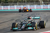 GP ABU DHABI, Lewis Hamilton (GBR), Mercedes AMG F1  e Max Verstappen (NLD), Red Bull Racing 
12.12.2021. Formula 1 World Championship, Rd 22, Abu Dhabi Grand Prix, Yas Marina Circuit, Abu Dhabi, Gara Day.
- www.xpbimages.com, EMail: requests@xpbimages.com ¬© Copyright: Charniaux / XPB Images