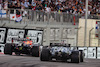 GP ABU DHABI, Sergio Perez (MEX), Red Bull Racing e Lewis Hamilton (GBR), Mercedes AMG F1  
12.12.2021. Formula 1 World Championship, Rd 22, Abu Dhabi Grand Prix, Yas Marina Circuit, Abu Dhabi, Gara Day.
- www.xpbimages.com, EMail: requests@xpbimages.com ¬© Copyright: Charniaux / XPB Images