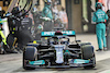GP ABU DHABI, Lewis Hamilton (GBR) Mercedes AMG F1 W12 makes a pit stop.
12.12.2021. Formula 1 World Championship, Rd 22, Abu Dhabi Grand Prix, Yas Marina Circuit, Abu Dhabi, Gara Day.
- www.xpbimages.com, EMail: requests@xpbimages.com © Copyright: Bearne / XPB Images