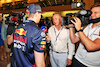 GP ABU DHABI, Max Verstappen (NLD) Red Bull Racing with Craig Slater (GBR) Sky F1 Reporter.
12.12.2021. Formula 1 World Championship, Rd 22, Abu Dhabi Grand Prix, Yas Marina Circuit, Abu Dhabi, Gara Day.
- www.xpbimages.com, EMail: requests@xpbimages.com © Copyright: Moy / XPB Images