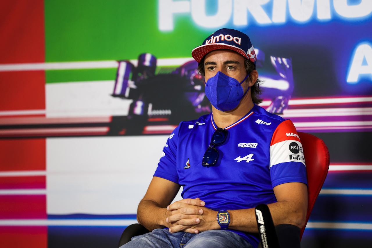 GP ABU DHABI, Fernando Alonso (ESP) Alpine F1 Team in the FIA Press Conference.
09.12.2021. Formula 1 World Championship, Rd 22, Abu Dhabi Grand Prix, Yas Marina Circuit, Abu Dhabi, Preparation Day.
- www.xpbimages.com, EMail: requests@xpbimages.com © Copyright: FIA Pool Image for Editorial Use Only