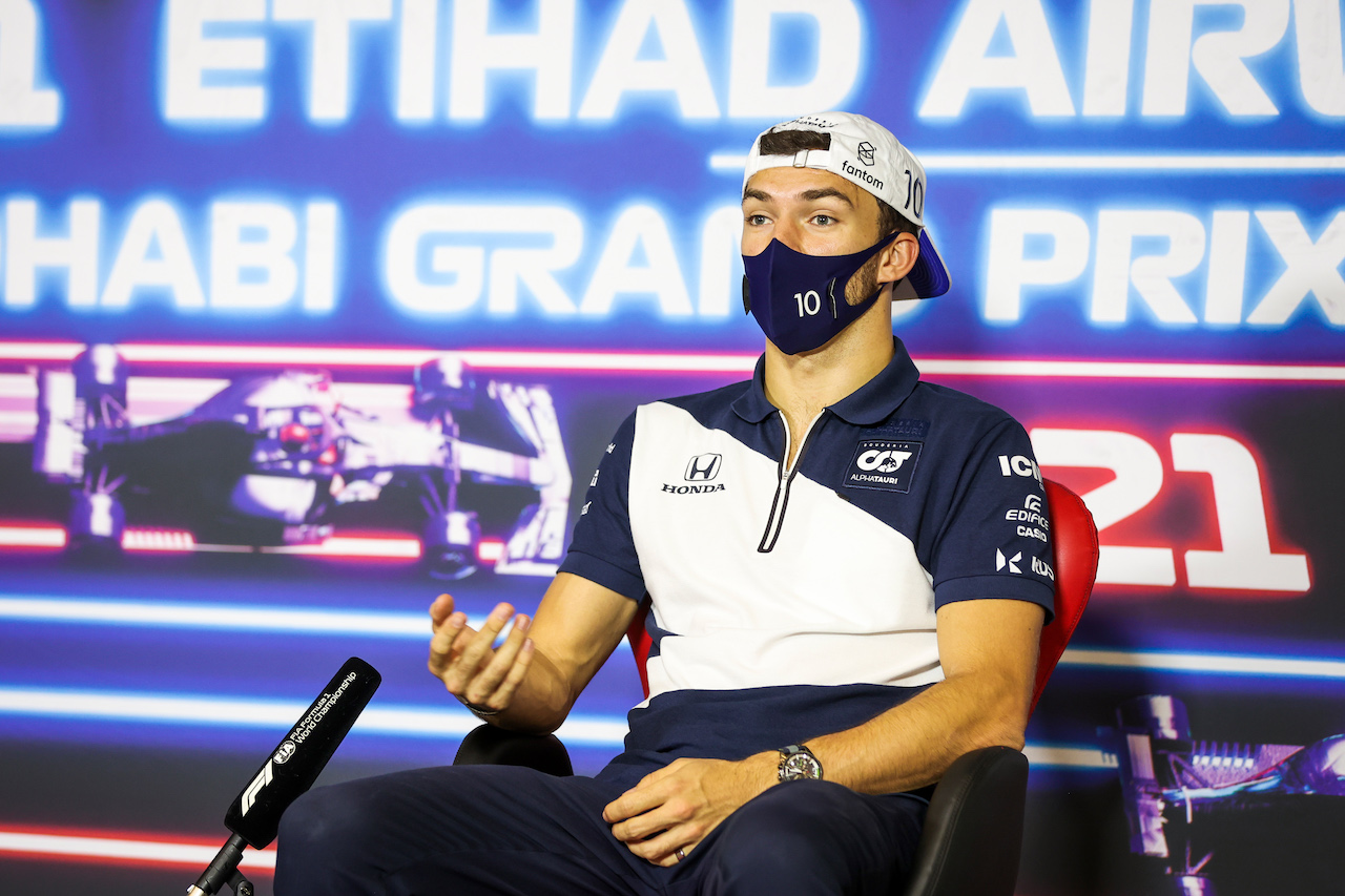 GP ABU DHABI, Pierre Gasly (FRA) AlphaTauri in the FIA Press Conference.
09.12.2021. Formula 1 World Championship, Rd 22, Abu Dhabi Grand Prix, Yas Marina Circuit, Abu Dhabi, Preparation Day.
- www.xpbimages.com, EMail: requests@xpbimages.com © Copyright: FIA Pool Image for Editorial Use Only
