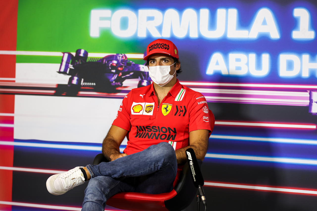 GP ABU DHABI, Carlos Sainz Jr (ESP) Ferrari in the FIA Press Conference.
09.12.2021. Formula 1 World Championship, Rd 22, Abu Dhabi Grand Prix, Yas Marina Circuit, Abu Dhabi, Preparation Day.
- www.xpbimages.com, EMail: requests@xpbimages.com © Copyright: FIA Pool Image for Editorial Use Only