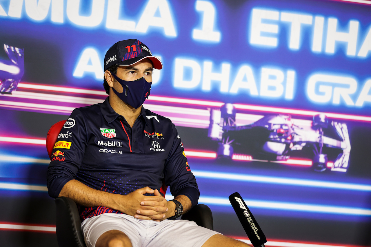 GP ABU DHABI, Sergio Perez (MEX) Red Bull Racing in the FIA Press Conference.
09.12.2021. Formula 1 World Championship, Rd 22, Abu Dhabi Grand Prix, Yas Marina Circuit, Abu Dhabi, Preparation Day.
- www.xpbimages.com, EMail: requests@xpbimages.com © Copyright: FIA Pool Image for Editorial Use Only
