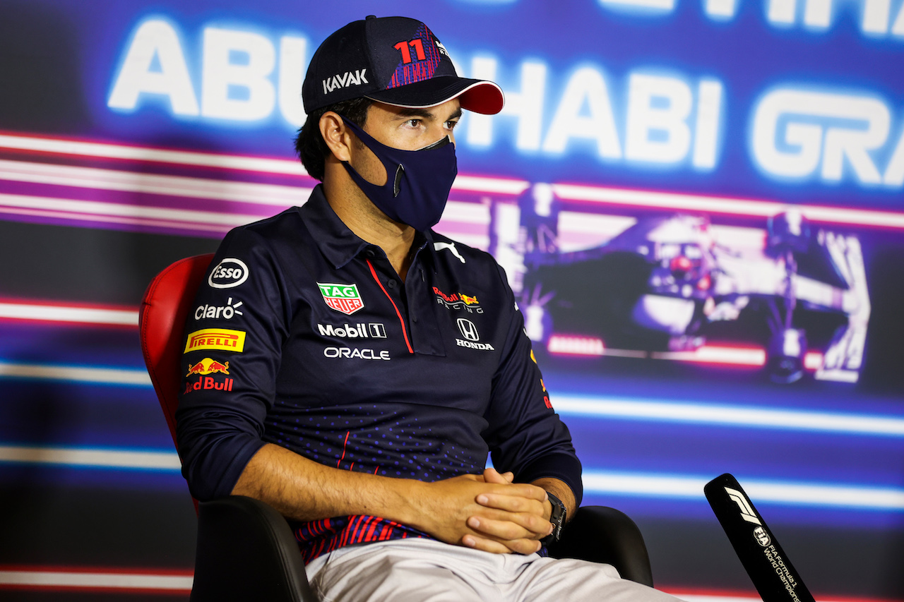GP ABU DHABI, Sergio Perez (MEX) Red Bull Racing in the FIA Press Conference.
09.12.2021. Formula 1 World Championship, Rd 22, Abu Dhabi Grand Prix, Yas Marina Circuit, Abu Dhabi, Preparation Day.
- www.xpbimages.com, EMail: requests@xpbimages.com © Copyright: FIA Pool Image for Editorial Use Only