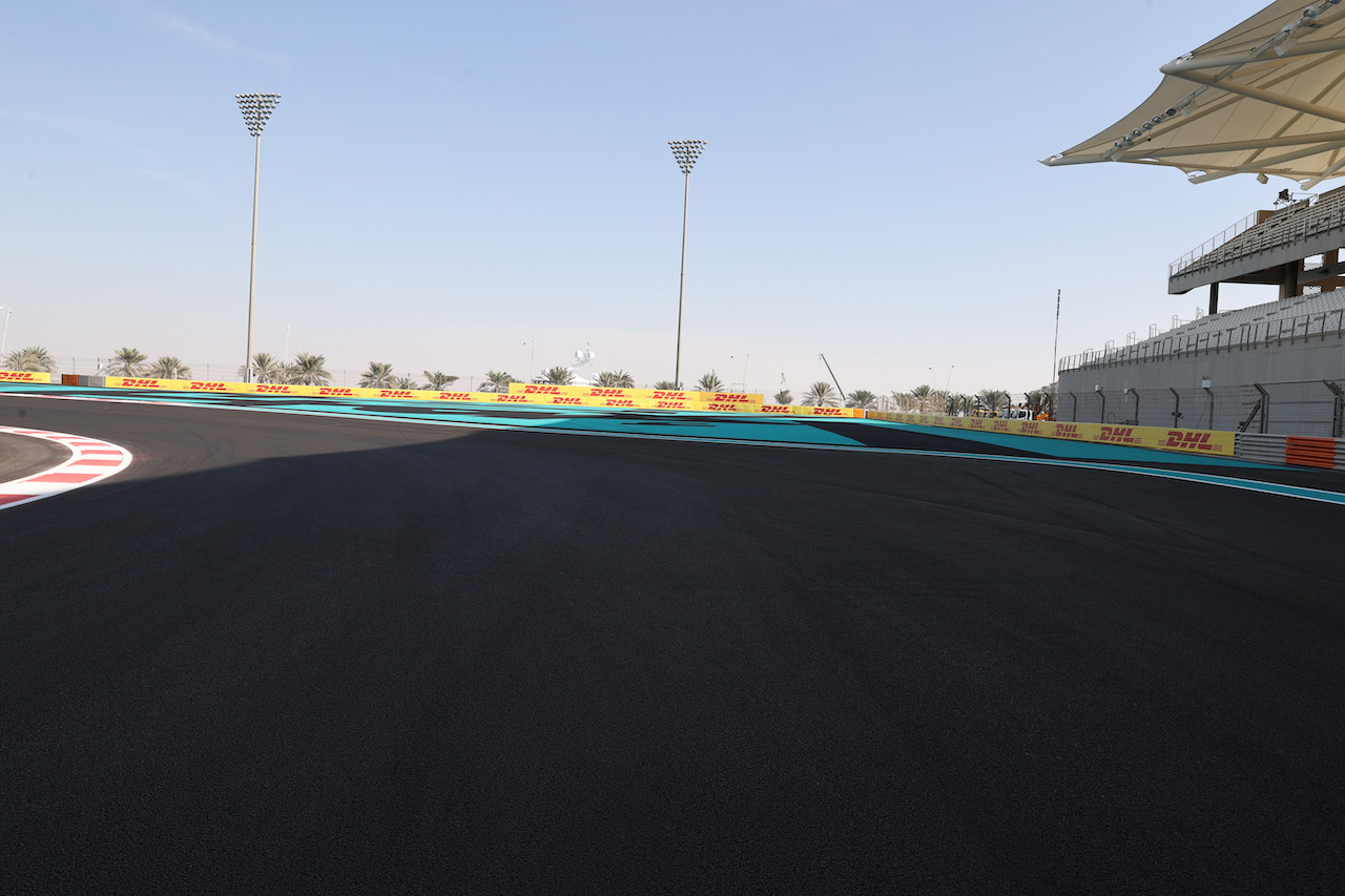 GP ABU DHABI, The new turn 6 circuit changes.
08.12.2021. Formula 1 World Championship, Rd 22, Abu Dhabi Grand Prix, Yas Marina Circuit, Abu Dhabi, Preparation Day.
- www.xpbimages.com, EMail: requests@xpbimages.com ¬© Copyright: Batchelor / XPB Images
