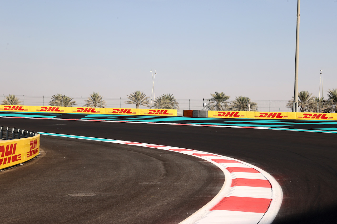 GP ABU DHABI, The new turn 6 circuit changes.
08.12.2021. Formula 1 World Championship, Rd 22, Abu Dhabi Grand Prix, Yas Marina Circuit, Abu Dhabi, Preparation Day.
- www.xpbimages.com, EMail: requests@xpbimages.com ¬© Copyright: Batchelor / XPB Images