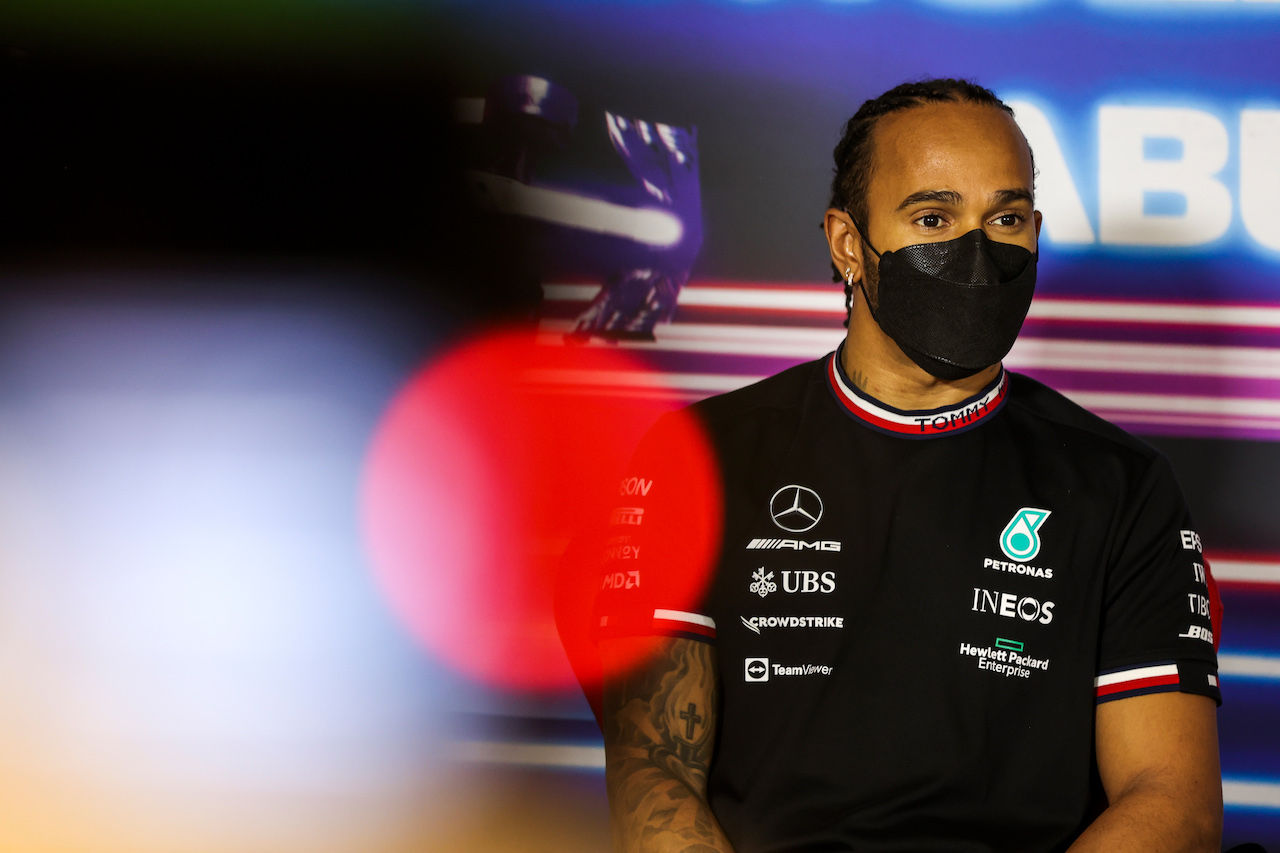 GP ABU DHABI, Lewis Hamilton (GBR) Mercedes AMG F1 in the FIA Press Conference.
09.12.2021. Formula 1 World Championship, Rd 22, Abu Dhabi Grand Prix, Yas Marina Circuit, Abu Dhabi, Preparation Day.
- www.xpbimages.com, EMail: requests@xpbimages.com © Copyright: FIA Pool Image for Editorial Use Only