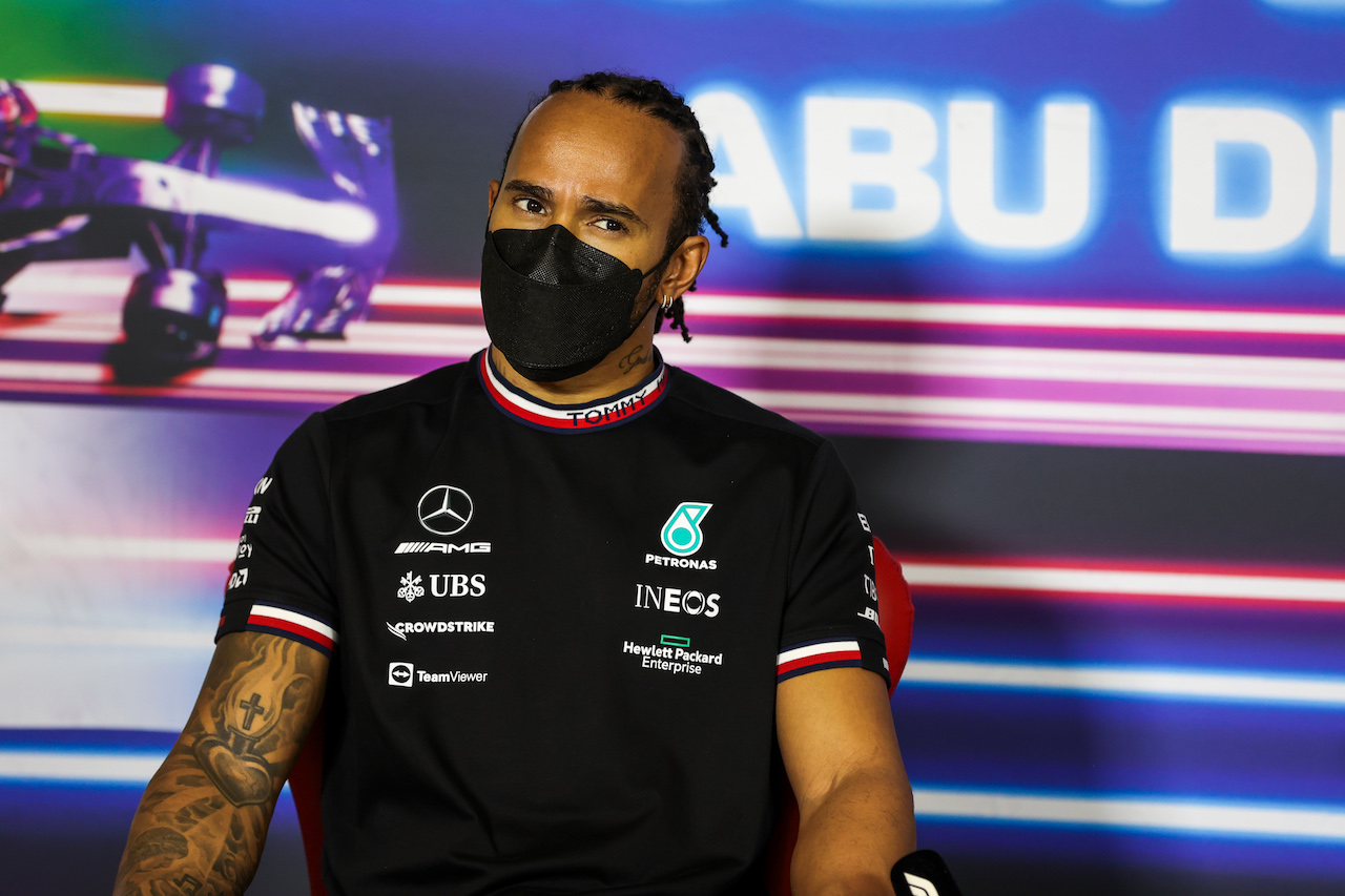 GP ABU DHABI, Lewis Hamilton (GBR) Mercedes AMG F1 in the FIA Press Conference.
09.12.2021. Formula 1 World Championship, Rd 22, Abu Dhabi Grand Prix, Yas Marina Circuit, Abu Dhabi, Preparation Day.
- www.xpbimages.com, EMail: requests@xpbimages.com © Copyright: FIA Pool Image for Editorial Use Only