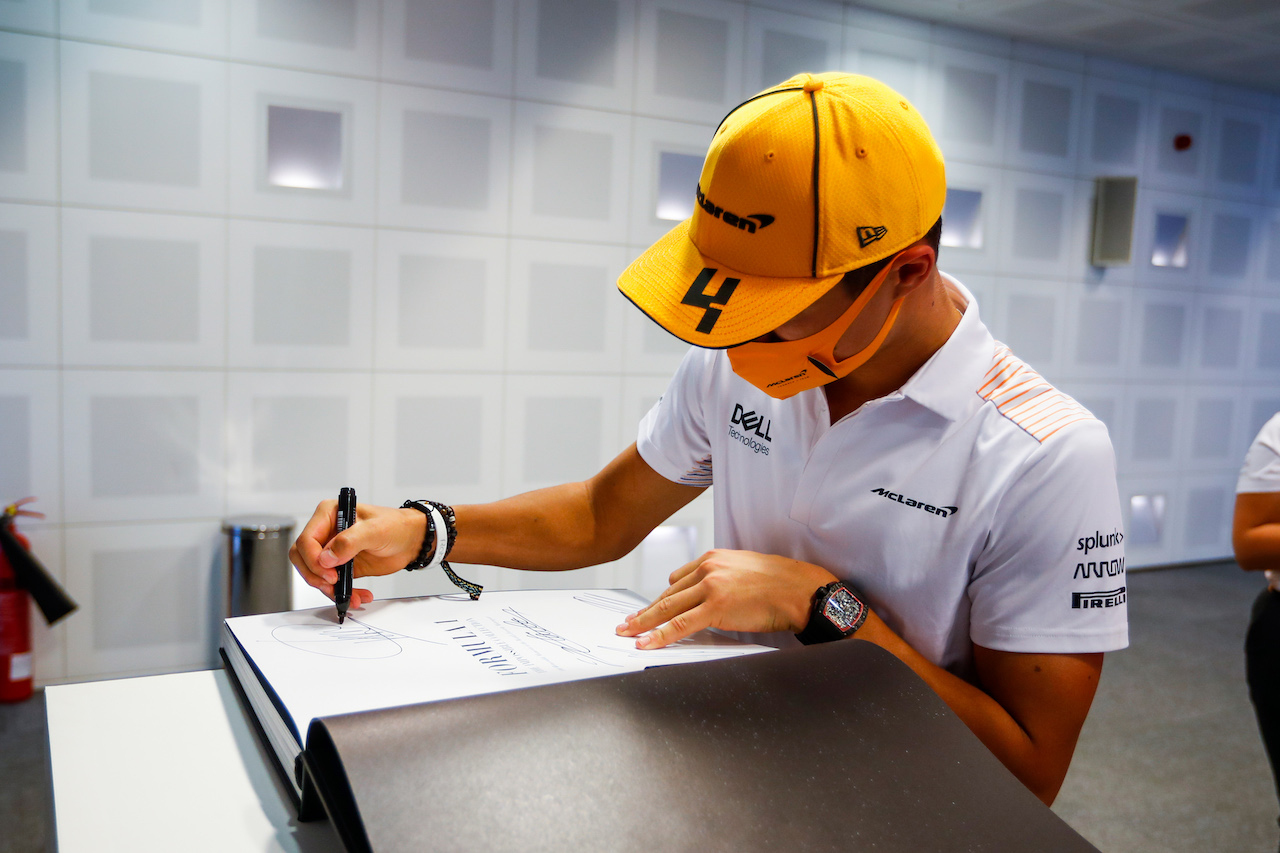 GP ABU DHABI, Lando Norris (GBR) McLaren in the FIA Press Conference.
09.12.2021. Formula 1 World Championship, Rd 22, Abu Dhabi Grand Prix, Yas Marina Circuit, Abu Dhabi, Preparation Day.
- www.xpbimages.com, EMail: requests@xpbimages.com © Copyright: FIA Pool Image for Editorial Use Only