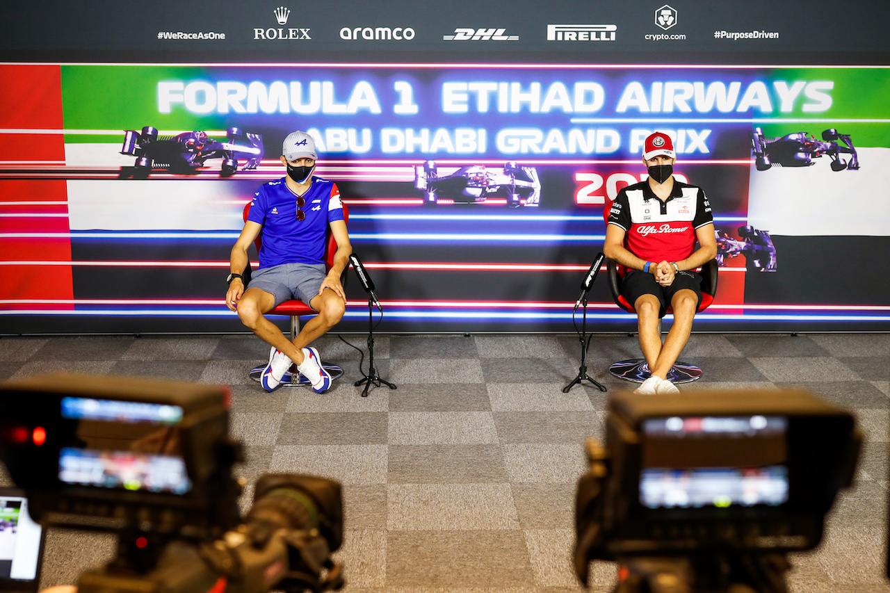 GP ABU DHABI, (L to R): Esteban Ocon (FRA) Alpine F1 Team e Antonio Giovinazzi (ITA) Alfa Romeo Racing in the FIA Press Conference.
09.12.2021. Formula 1 World Championship, Rd 22, Abu Dhabi Grand Prix, Yas Marina Circuit, Abu Dhabi, Preparation Day.
- www.xpbimages.com, EMail: requests@xpbimages.com © Copyright: FIA Pool Image for Editorial Use Only