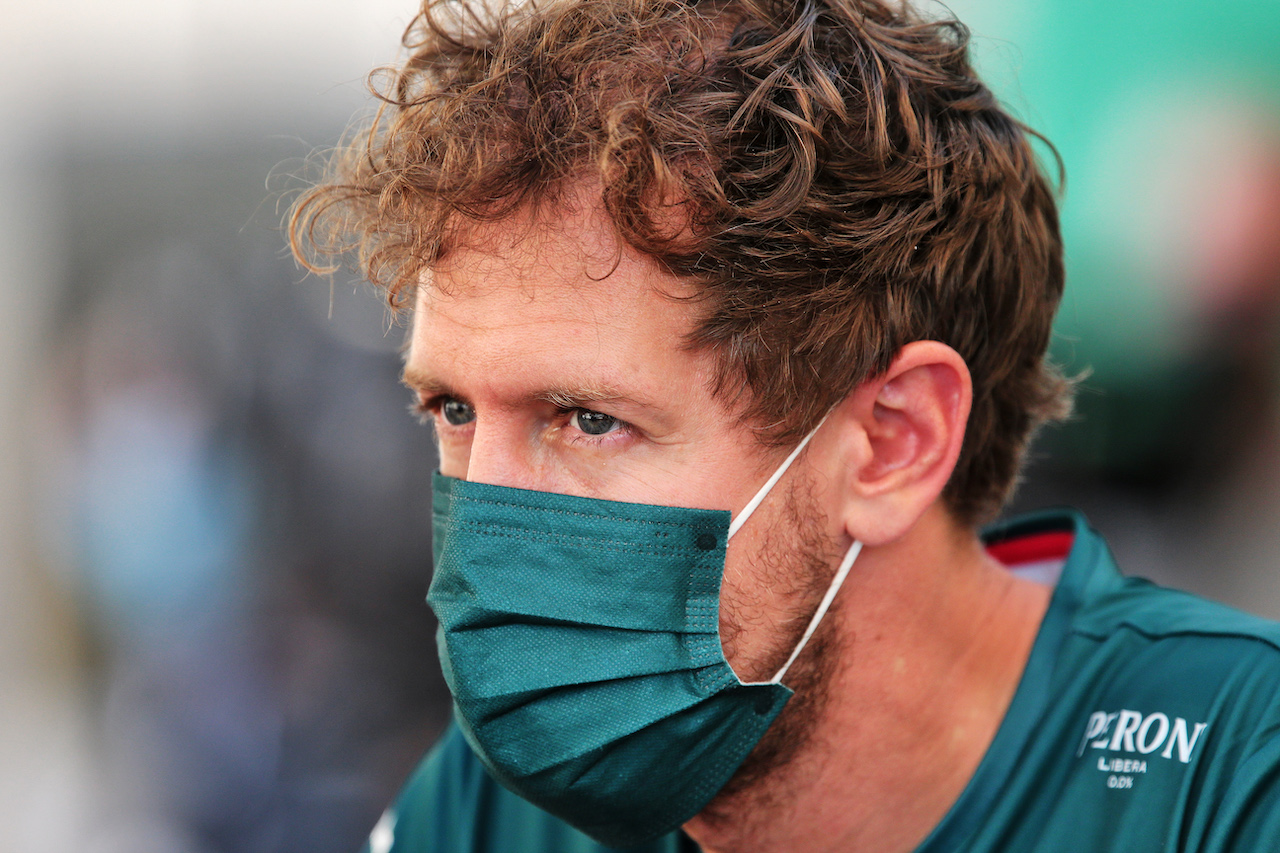 GP ABU DHABI, Sebastian Vettel (GER) Aston Martin F1 Team.
09.12.2021. Formula 1 World Championship, Rd 22, Abu Dhabi Grand Prix, Yas Marina Circuit, Abu Dhabi, Preparation Day.
- www.xpbimages.com, EMail: requests@xpbimages.com © Copyright: XPB Images