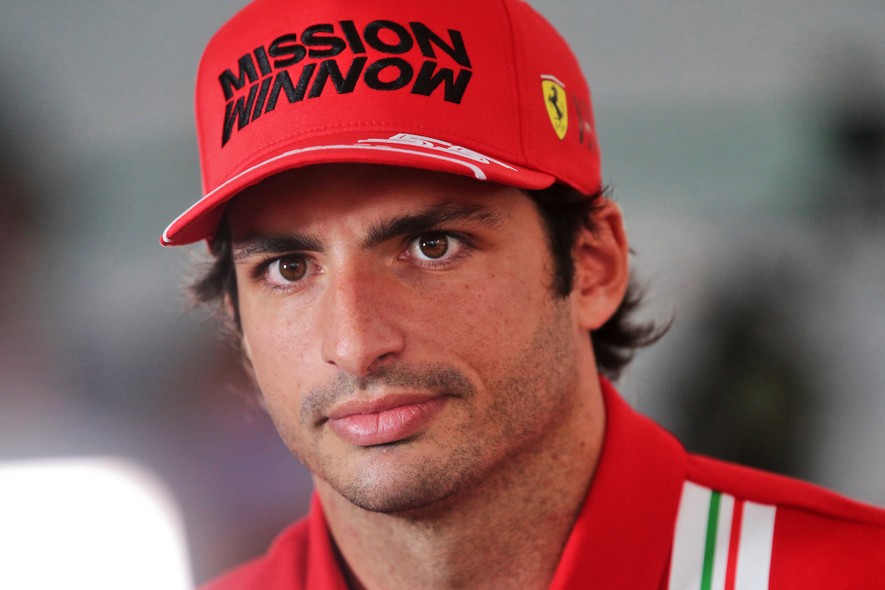 GP ABU DHABI, Carlos Sainz Jr (ESP) Ferrari.
09.12.2021. Formula 1 World Championship, Rd 22, Abu Dhabi Grand Prix, Yas Marina Circuit, Abu Dhabi, Preparation Day.
- www.xpbimages.com, EMail: requests@xpbimages.com © Copyright: XPB Images