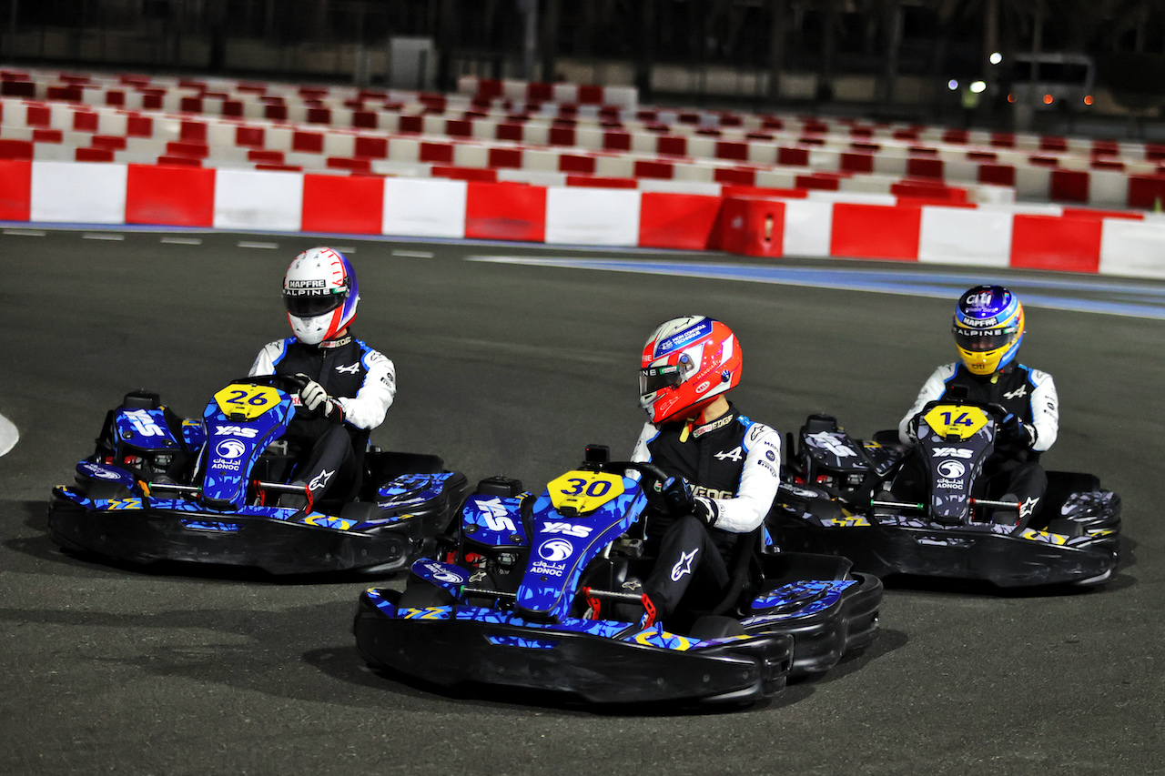 GP ABU DHABI, Daniil Kvyat (RUS) Alpine F1 Team Reserve Driver; Esteban Ocon (FRA) Alpine F1 Team; e Fernando Alonso (ESP) Alpine F1 Team - Alpine F1 Team Media Karting Event.
09.12.2021. Formula 1 World Championship, Rd 22, Abu Dhabi Grand Prix, Yas Marina Circuit, Abu Dhabi, Preparation Day.
- www.xpbimages.com, EMail: requests@xpbimages.com © Copyright: Moy / XPB Images