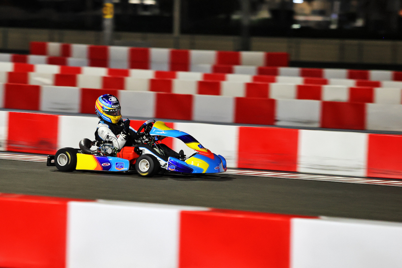 GP ABU DHABI, Fernando Alonso (ESP) Alpine F1 Team - Alpine F1 Team Media Karting Event.
09.12.2021. Formula 1 World Championship, Rd 22, Abu Dhabi Grand Prix, Yas Marina Circuit, Abu Dhabi, Preparation Day.
- www.xpbimages.com, EMail: requests@xpbimages.com © Copyright: Moy / XPB Images