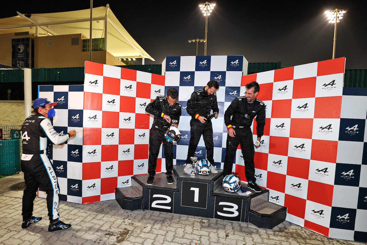 GP ABU DHABI, Fernando Alonso (ESP) Alpine F1 Team - Alpine F1 Team Media Karting Event podium.
09.12.2021. Formula 1 World Championship, Rd 22, Abu Dhabi Grand Prix, Yas Marina Circuit, Abu Dhabi, Preparation Day.
- www.xpbimages.com, EMail: requests@xpbimages.com © Copyright: Moy / XPB Images