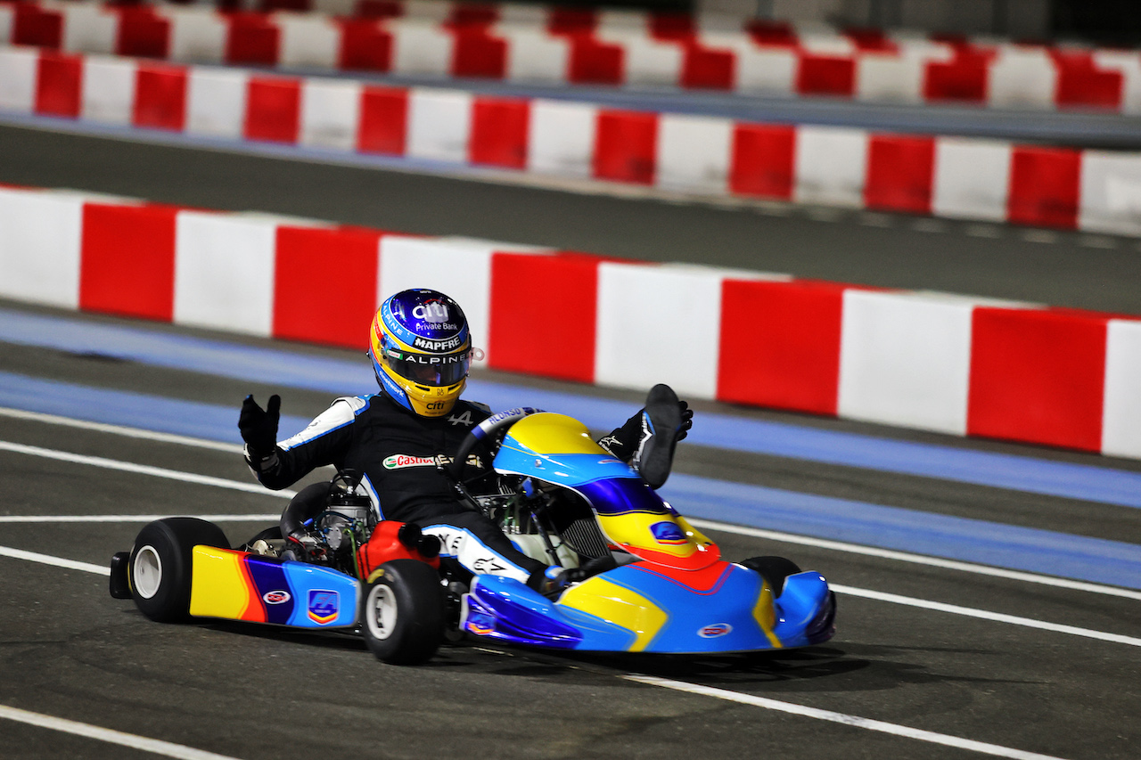 GP ABU DHABI, Fernando Alonso (ESP) Alpine F1 Team - Alpine F1 Team Media Karting Event.
09.12.2021. Formula 1 World Championship, Rd 22, Abu Dhabi Grand Prix, Yas Marina Circuit, Abu Dhabi, Preparation Day.
- www.xpbimages.com, EMail: requests@xpbimages.com © Copyright: Moy / XPB Images