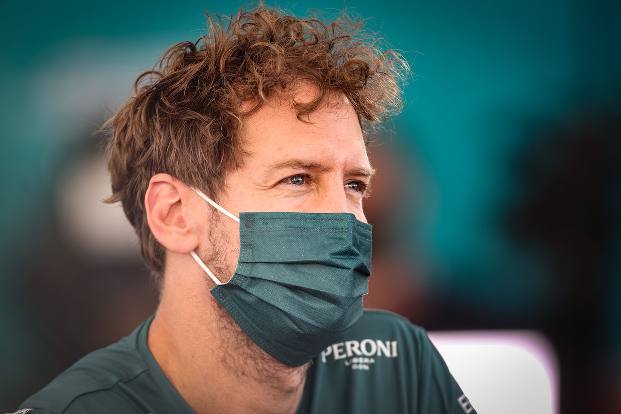 GP ABU DHABI, Sebastian Vettel (GER), Aston Martin F1 Team 
09.12.2021. Formula 1 World Championship, Rd 22, Abu Dhabi Grand Prix, Yas Marina Circuit, Abu Dhabi, Preparation Day.
- www.xpbimages.com, EMail: requests@xpbimages.com © Copyright: Charniaux / XPB Images
