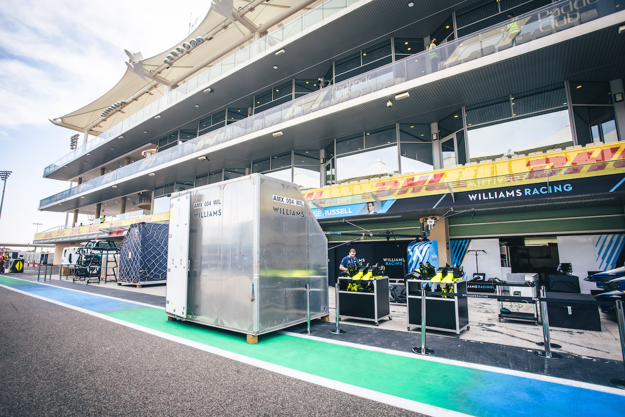 GP ABU DHABI, Circuit Atmosfera - Williams Racing freight ready for unpacking.
08.12.2021. Formula 1 World Championship, Rd 22, Abu Dhabi Grand Prix, Yas Marina Circuit, Abu Dhabi, Preparation Day.
- www.xpbimages.com, EMail: requests@xpbimages.com © Copyright: Bearne / XPB Images